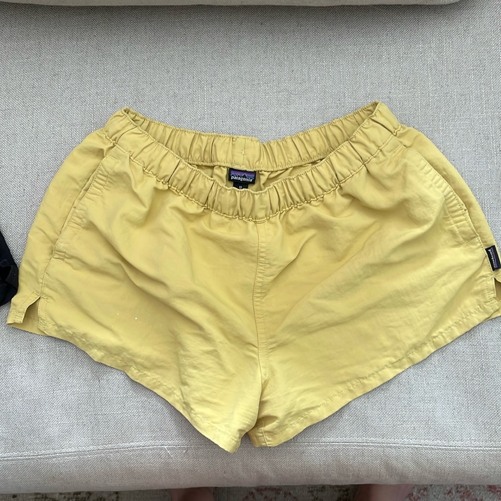 Patagonia Women’s barely baggies 2.5”